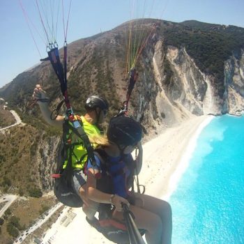 Parapenten bij Myrthos beach